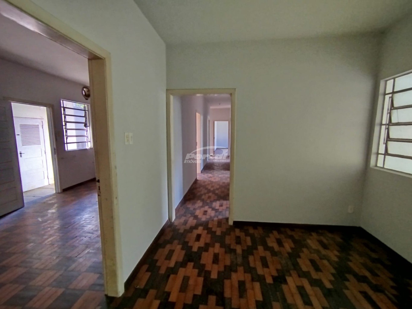 Casa para alugar com 7 quartos, 250m² - Foto 9