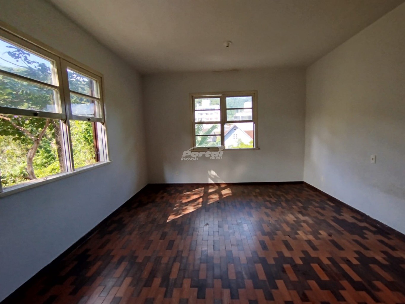 Casa para alugar com 7 quartos, 250m² - Foto 19