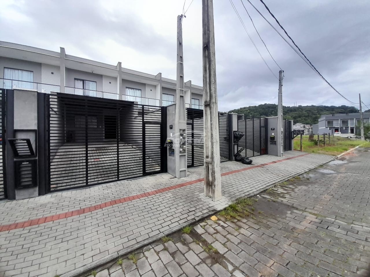 Casa para alugar com 2 quartos, 90m² - Foto 1