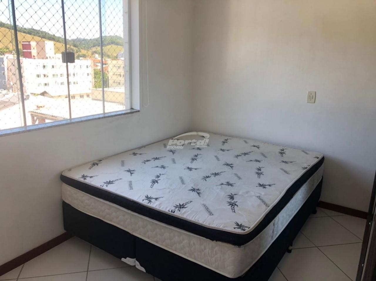 Apartamento à venda com 2 quartos, 79m² - Foto 4