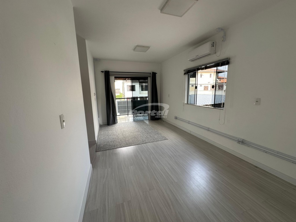 Casa para alugar com 4 quartos, 210m² - Foto 11