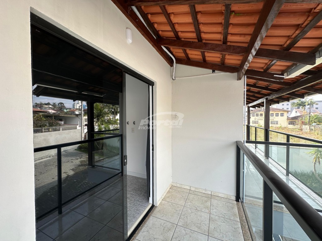 Casa para alugar com 4 quartos, 210m² - Foto 17