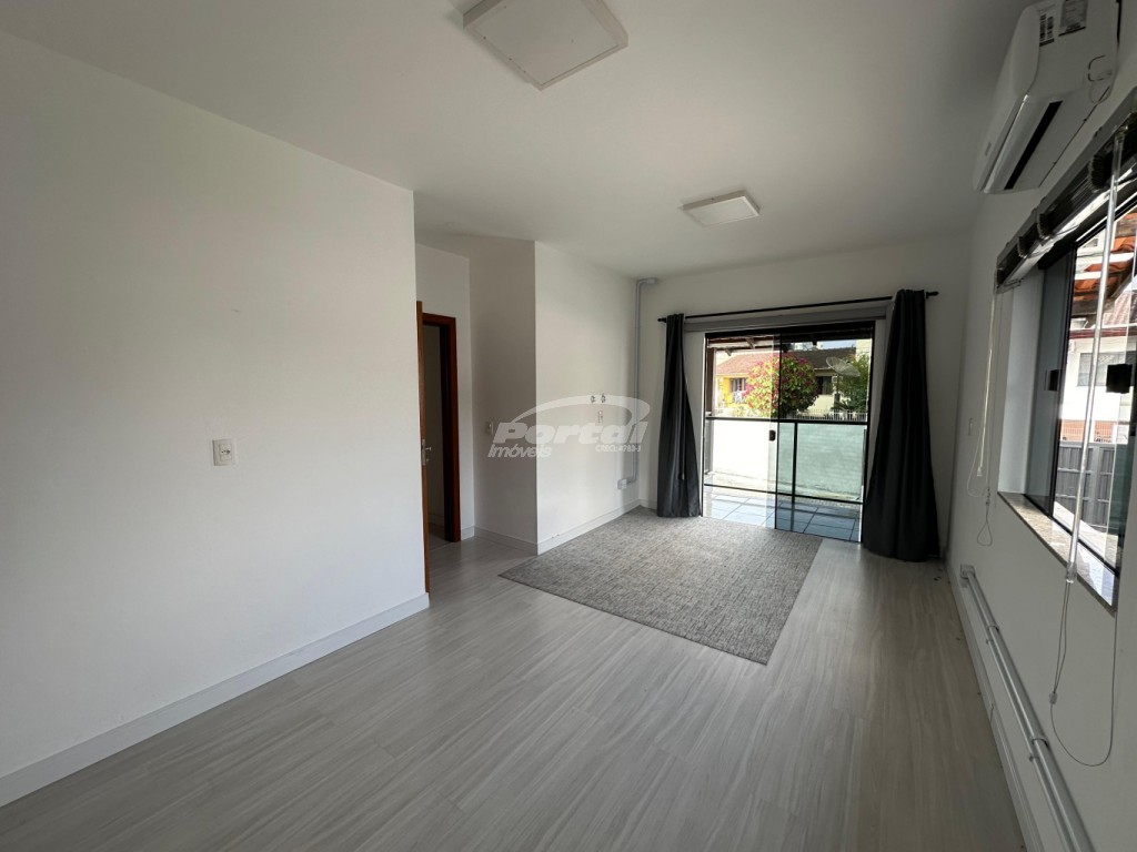 Casa para alugar com 4 quartos, 210m² - Foto 9