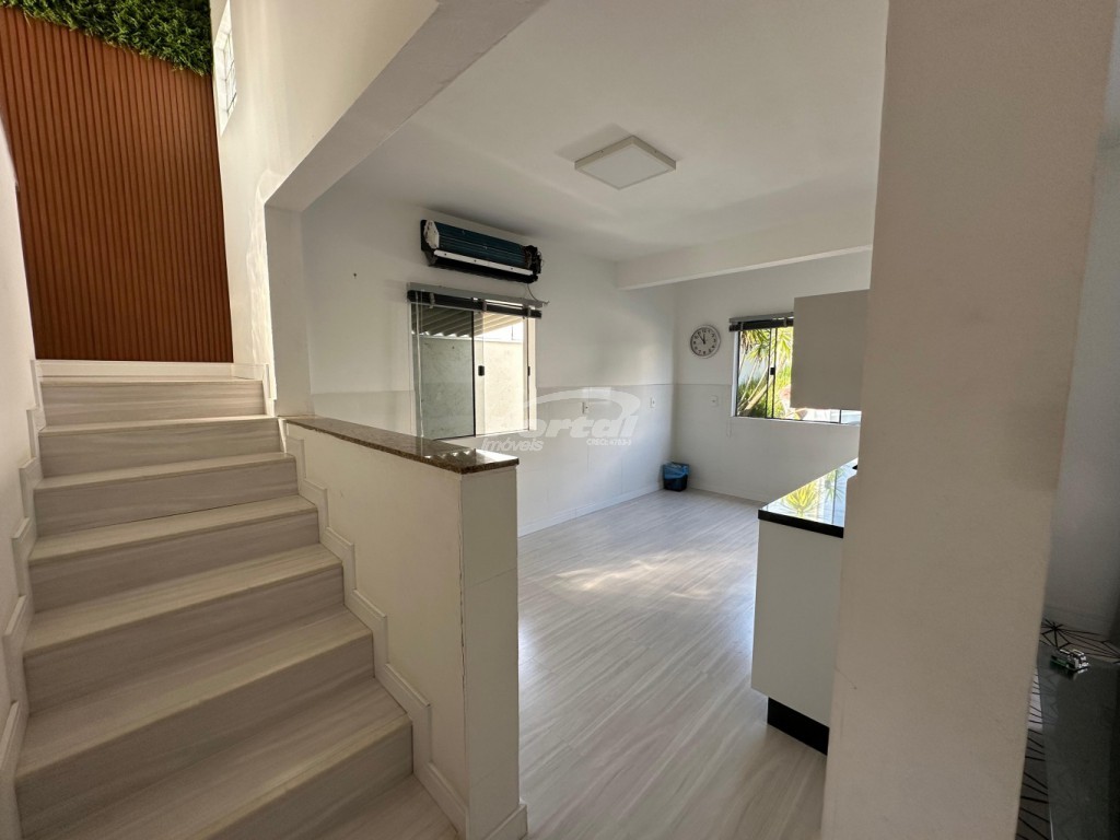 Casa para alugar com 4 quartos, 210m² - Foto 3