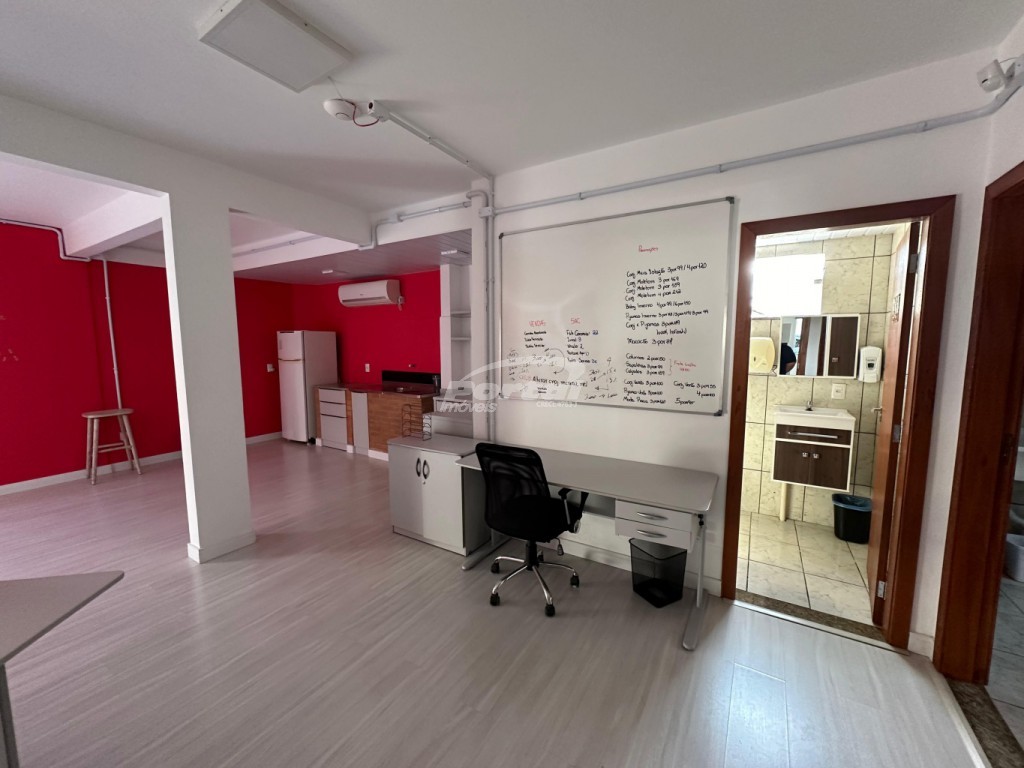 Casa para alugar com 4 quartos, 210m² - Foto 6