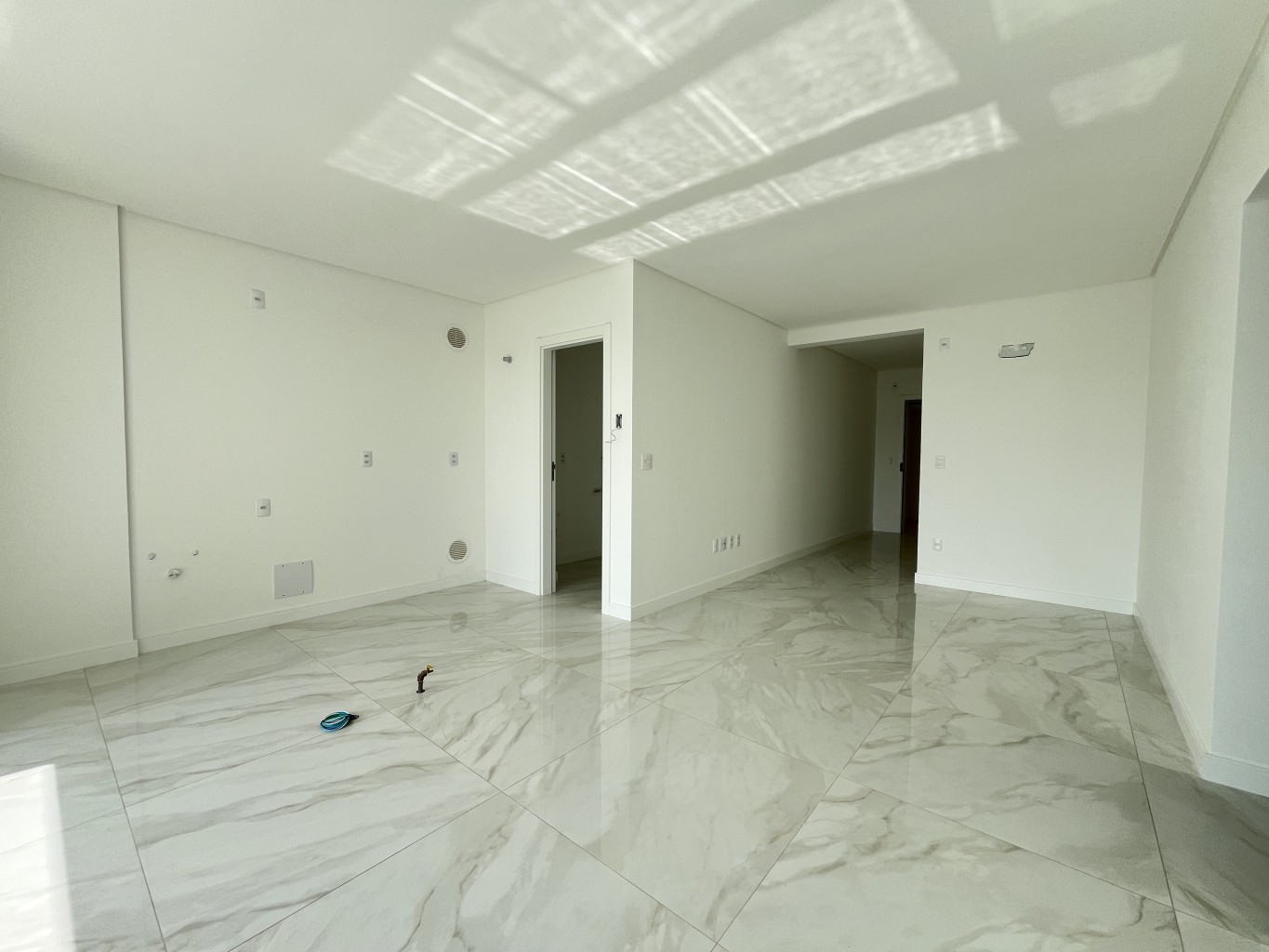 Apartamento à venda com 3 quartos, 107m² - Foto 10