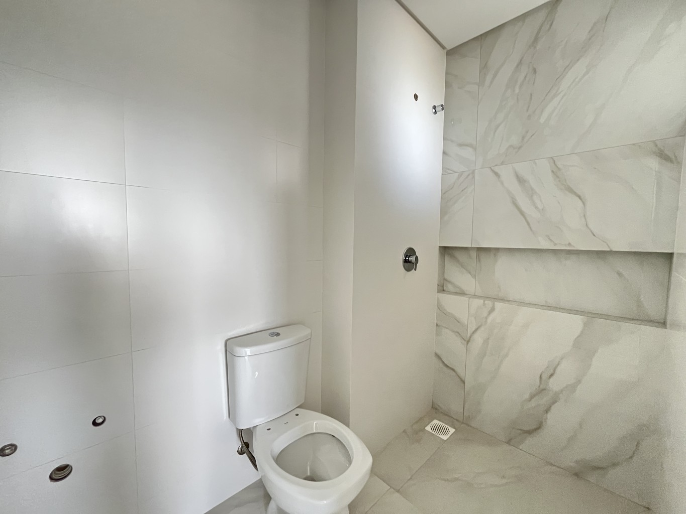 Apartamento à venda com 3 quartos, 107m² - Foto 11