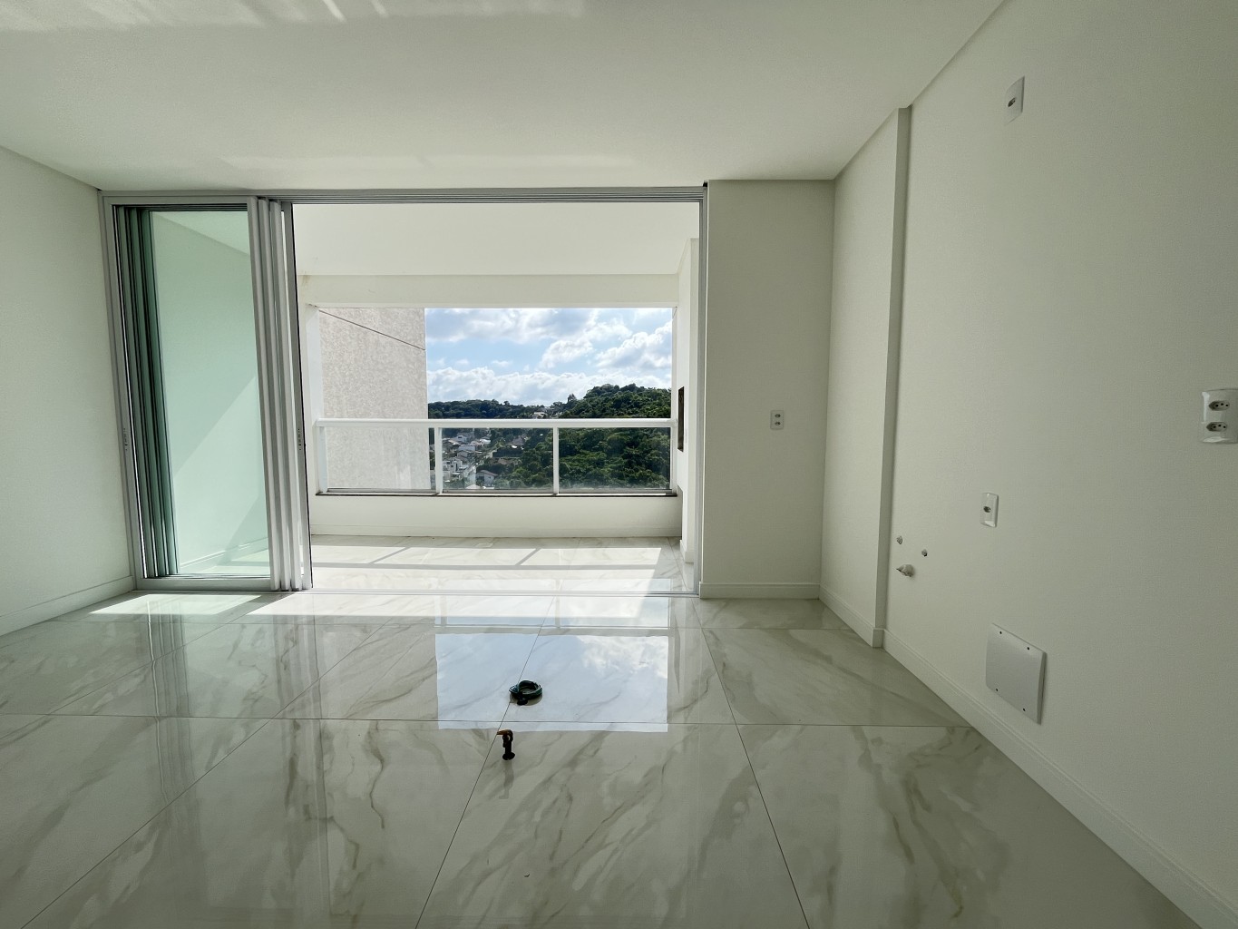 Apartamento à venda com 3 quartos, 107m² - Foto 7