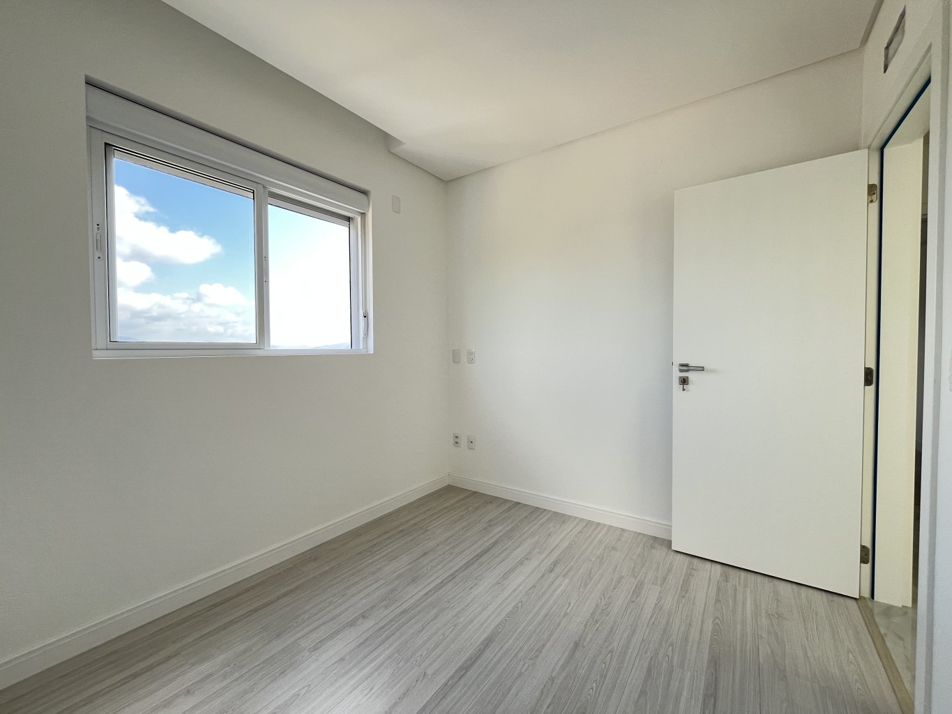 Apartamento à venda com 3 quartos, 107m² - Foto 13