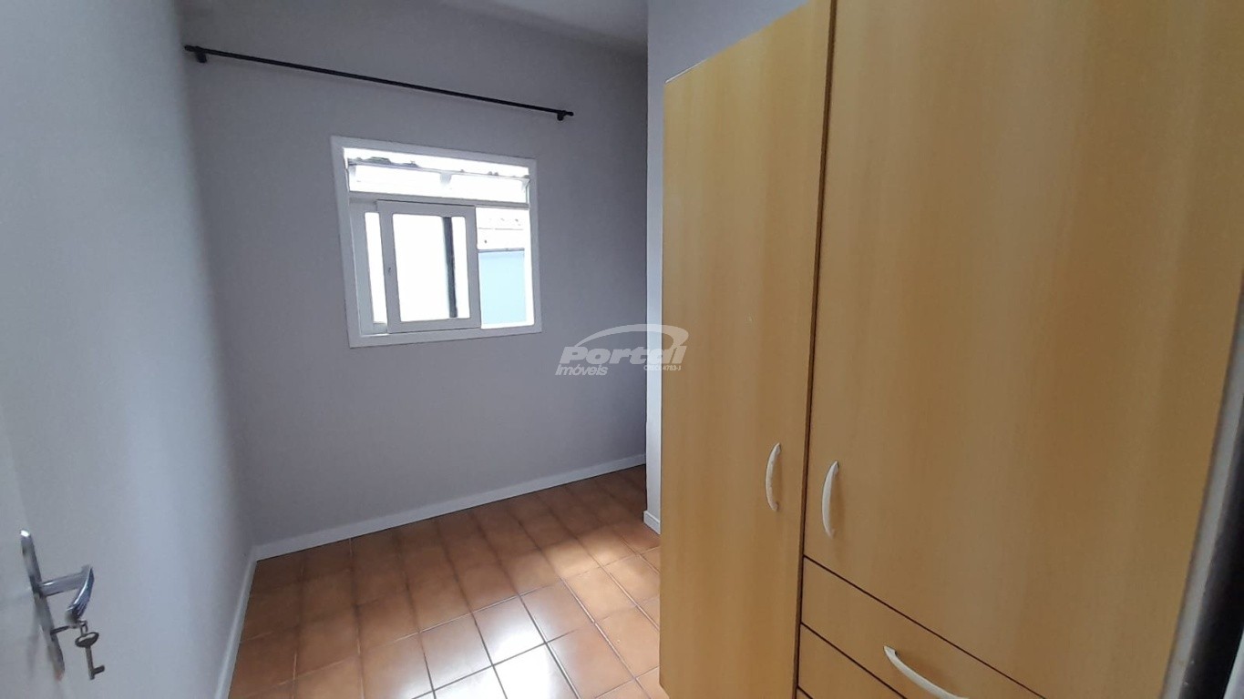 Casa para alugar com 3 quartos, 90m² - Foto 12