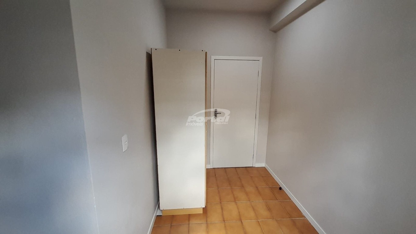 Casa para alugar com 3 quartos, 90m² - Foto 13