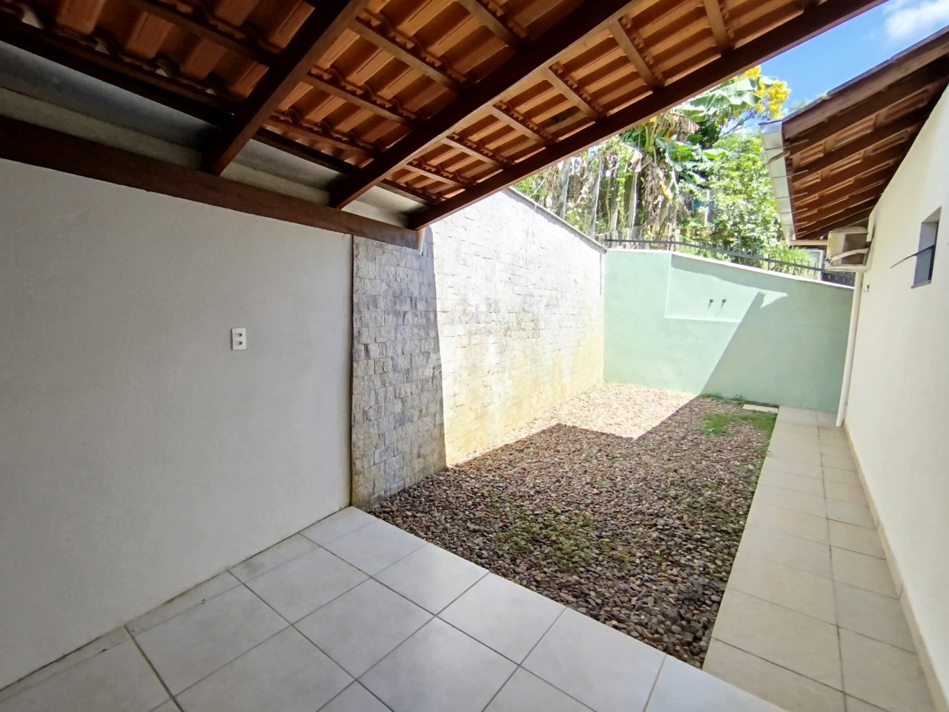 Casa para alugar com 2 quartos, 98m² - Foto 18