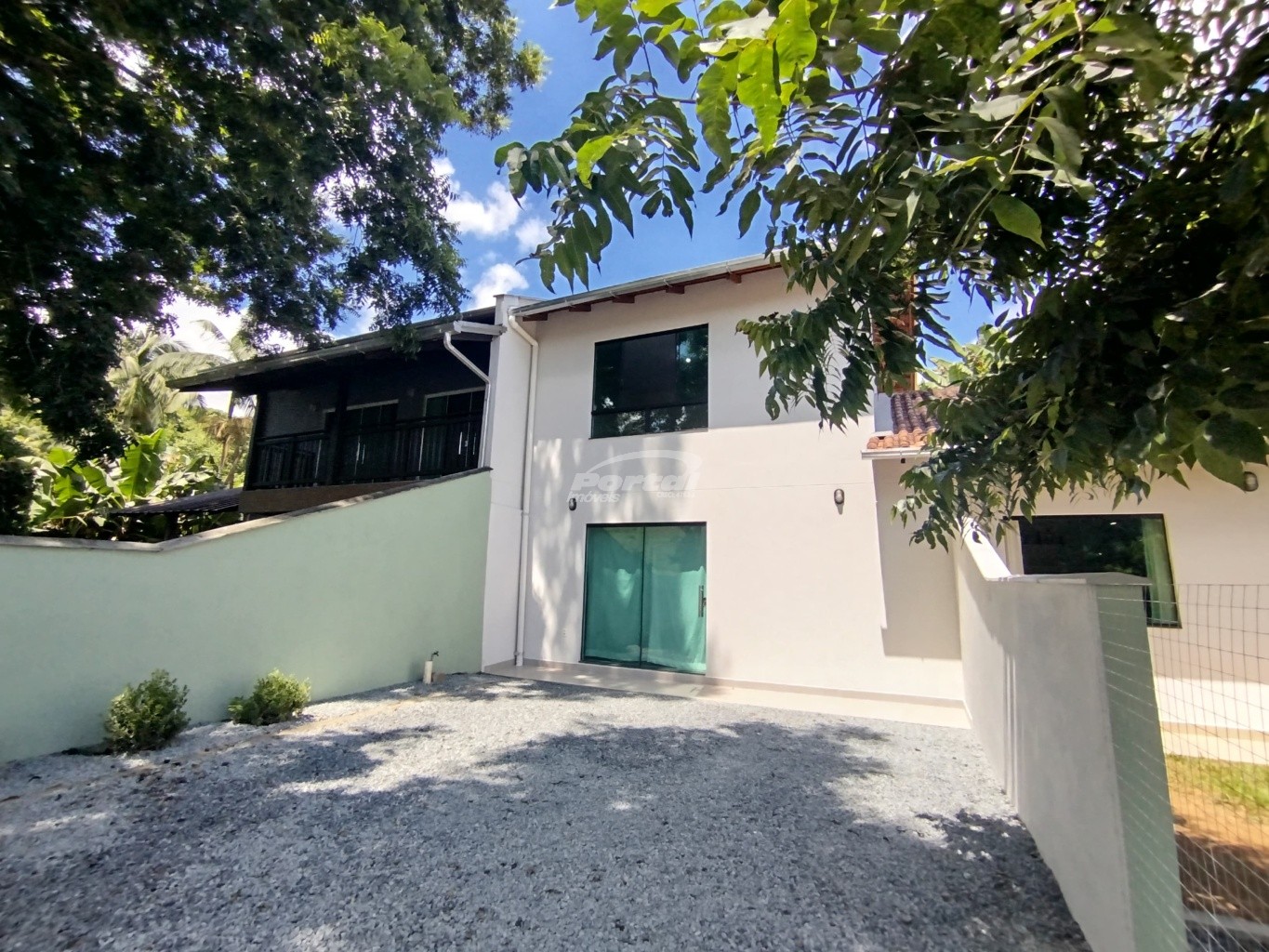 Casa para alugar com 2 quartos, 98m² - Foto 1