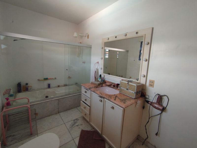 Casa à venda com 4 quartos, 311m² - Foto 12