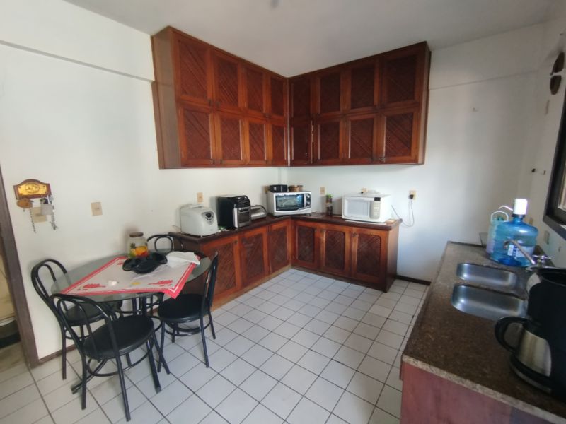 Casa à venda com 4 quartos, 311m² - Foto 7