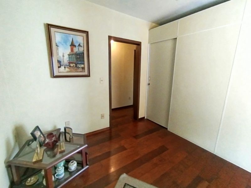 Casa à venda com 4 quartos, 311m² - Foto 15