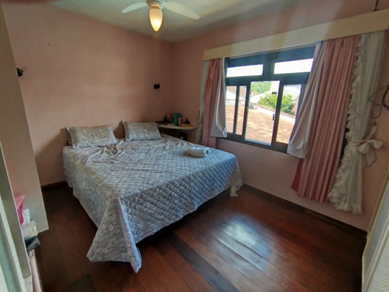 Casa à venda com 4 quartos, 311m² - Foto 11