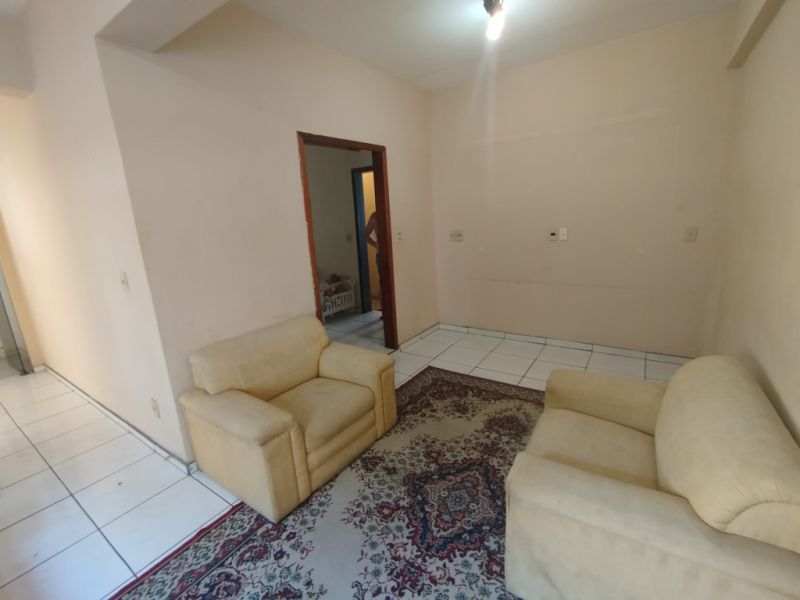 Casa à venda com 4 quartos, 311m² - Foto 3