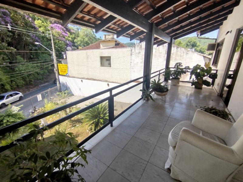 Casa à venda com 4 quartos, 311m² - Foto 24