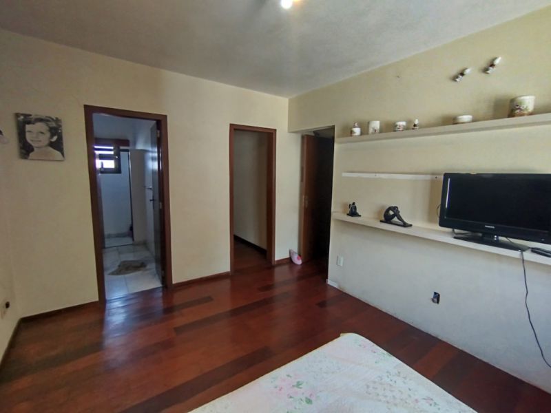 Casa à venda com 4 quartos, 311m² - Foto 18