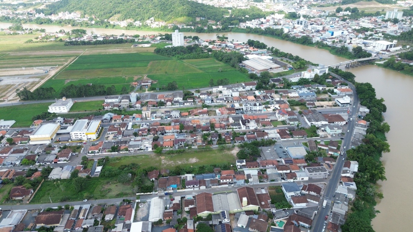 Lote/Terreno de 10164m² no bairro Margem Esquerda, em Gaspar | Eu Corretor