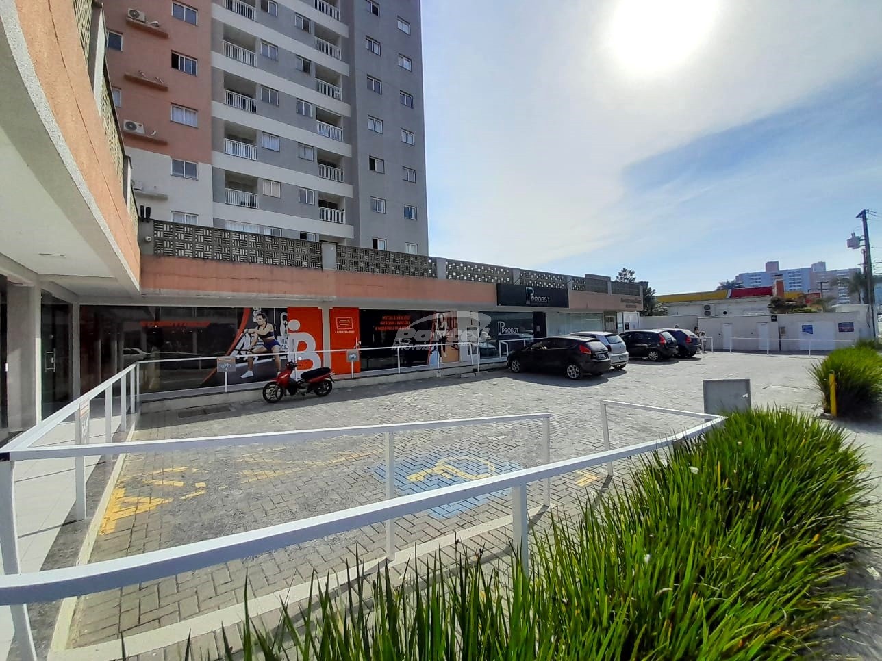 Apartamento para alugar com 2 quartos, 64m² - Foto 2
