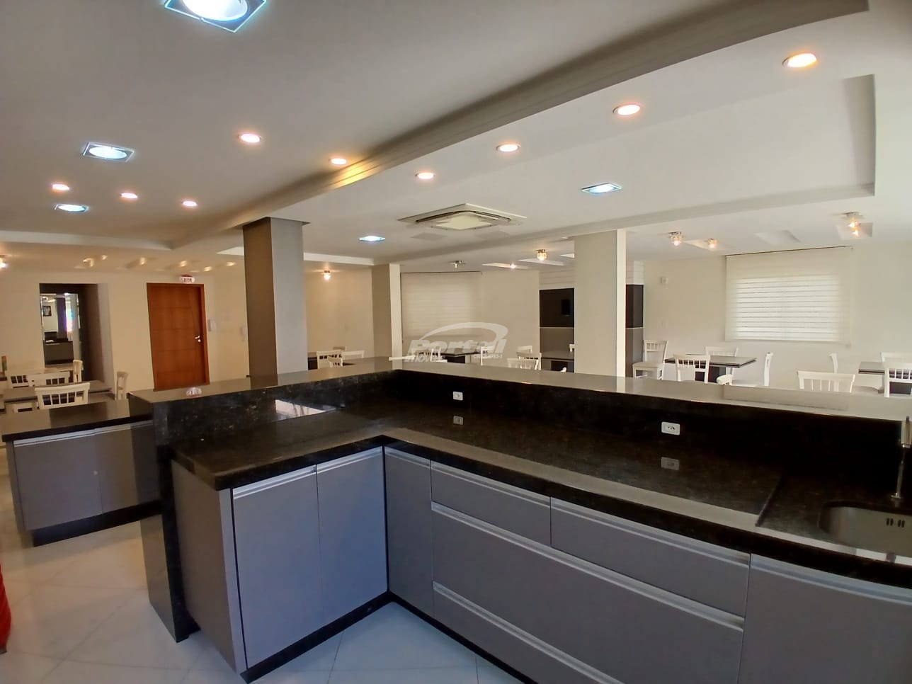 Apartamento para alugar com 2 quartos, 80m² - Foto 24