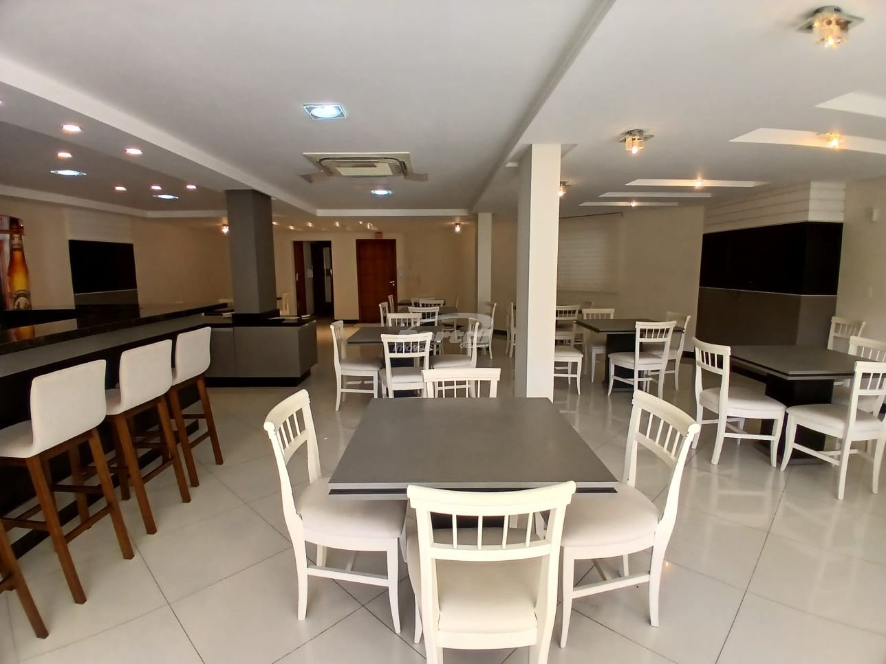 Apartamento para alugar com 2 quartos, 80m² - Foto 25