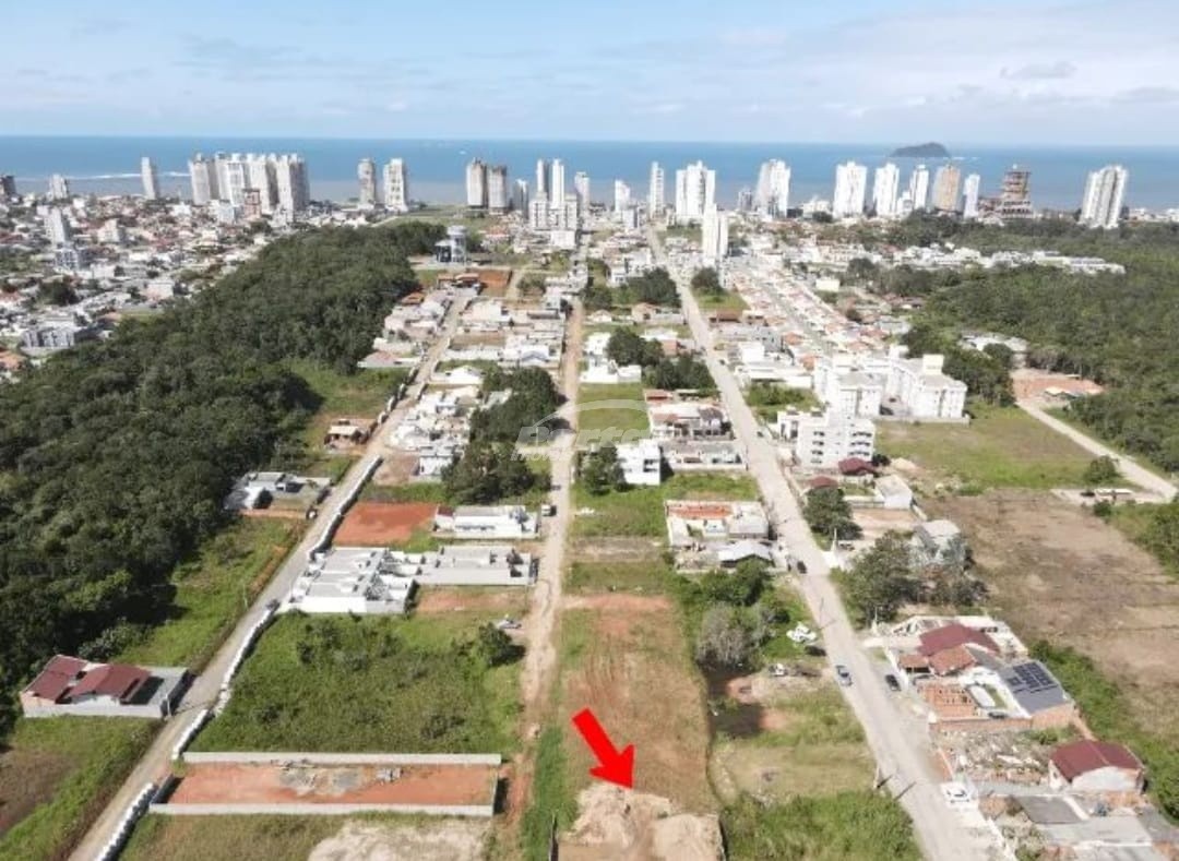 Lote/Terreno de 300m² no bairro Itacolomi, em Balneário Piçarras | Eu Corretor