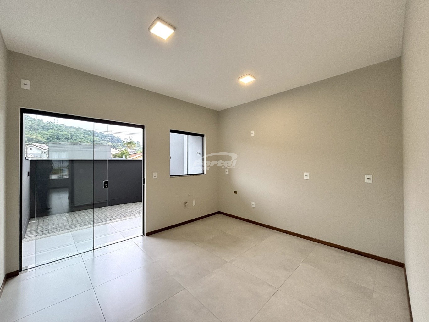 Casa para alugar com 2 quartos, 100m² - Foto 14