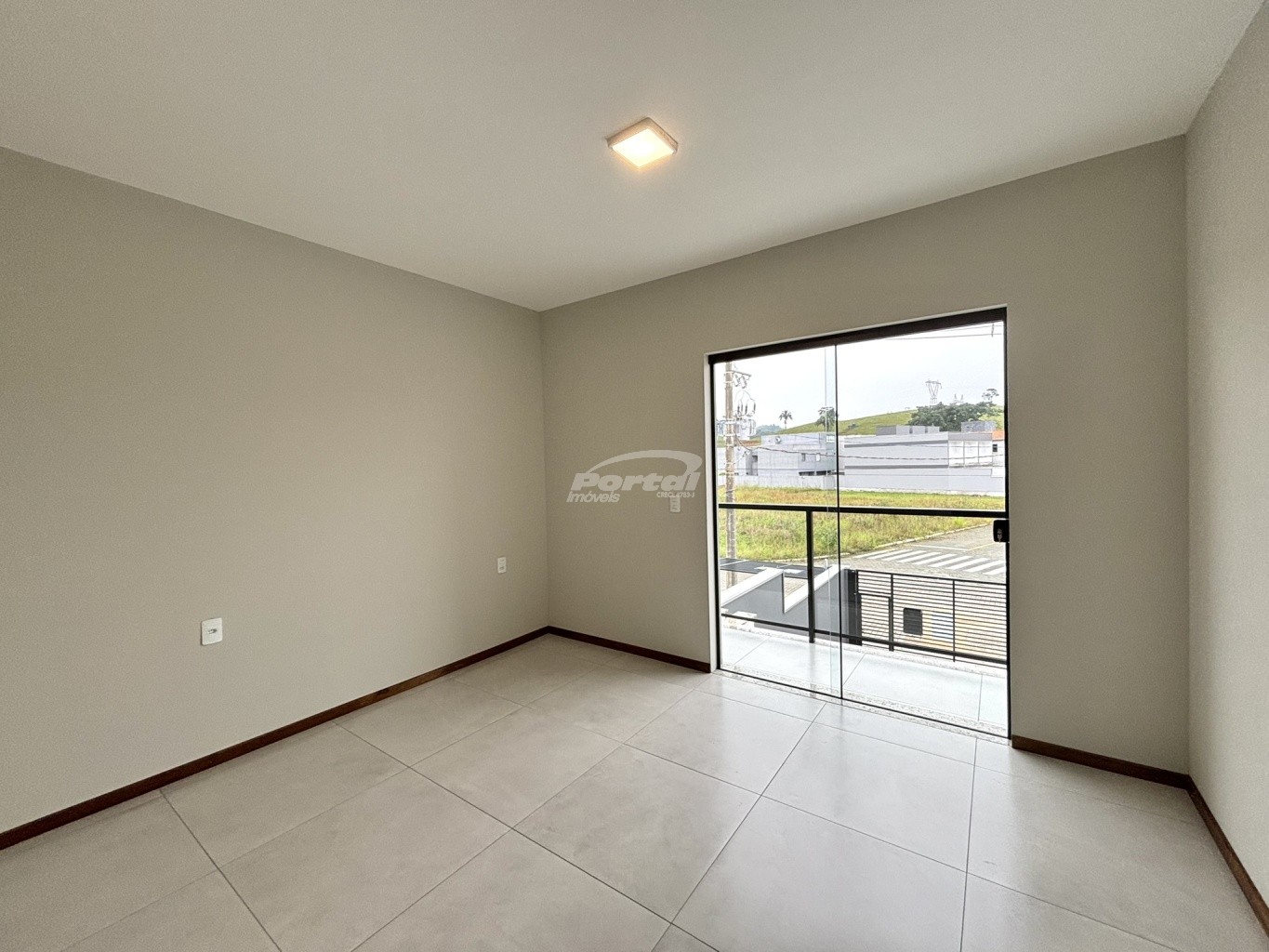 Casa para alugar com 2 quartos, 100m² - Foto 4