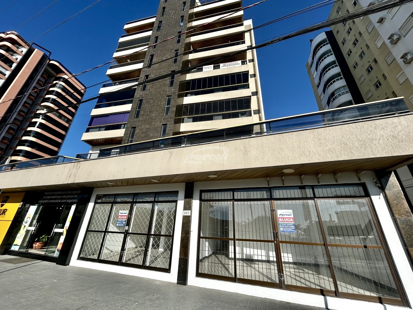 Loja térrea com aproximadamente 81m no bairro Centro - Balneário Piçarras/SC (Cód. 21437) - foto 1