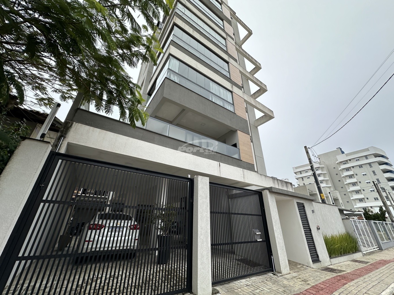 Apartamento para alugar com 2 quartos, 90m² - Foto 1