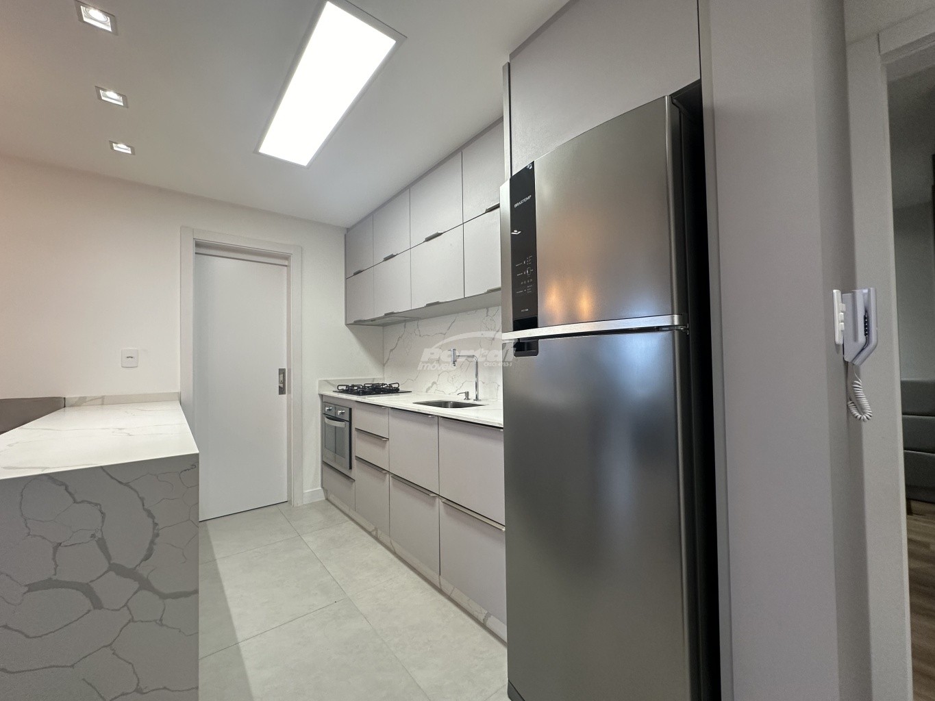 Apartamento para alugar com 2 quartos, 90m² - Foto 11