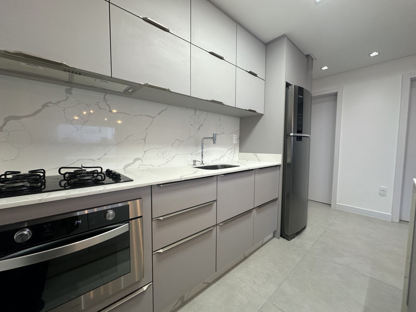 Apartamento para alugar com 2 quartos, 90m² - Foto 12