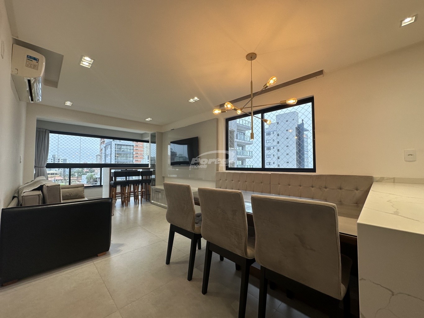Apartamento para alugar com 2 quartos, 90m² - Foto 2