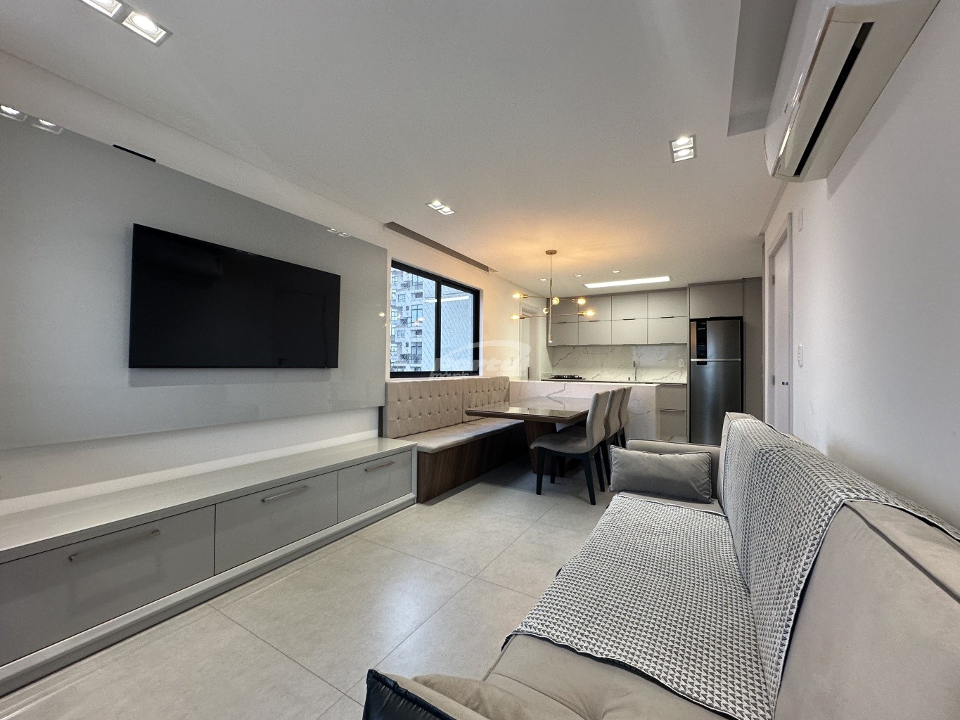 Apartamento para alugar com 2 quartos, 90m² - Foto 6