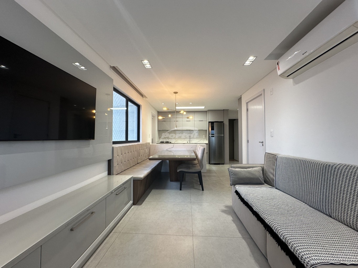 Apartamento para alugar com 2 quartos, 90m² - Foto 7
