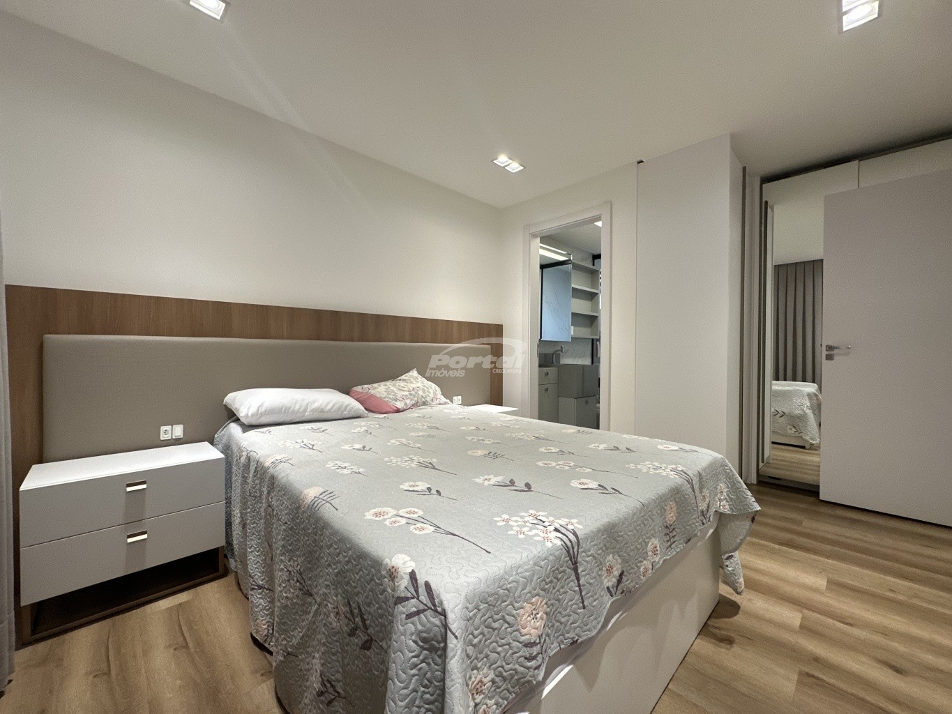 Apartamento para alugar com 2 quartos, 90m² - Foto 15