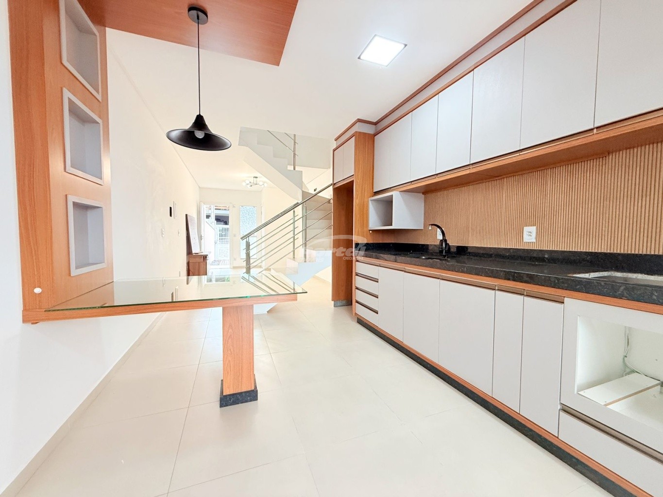 Casa para alugar com 2 quartos, 96m² - Foto 2