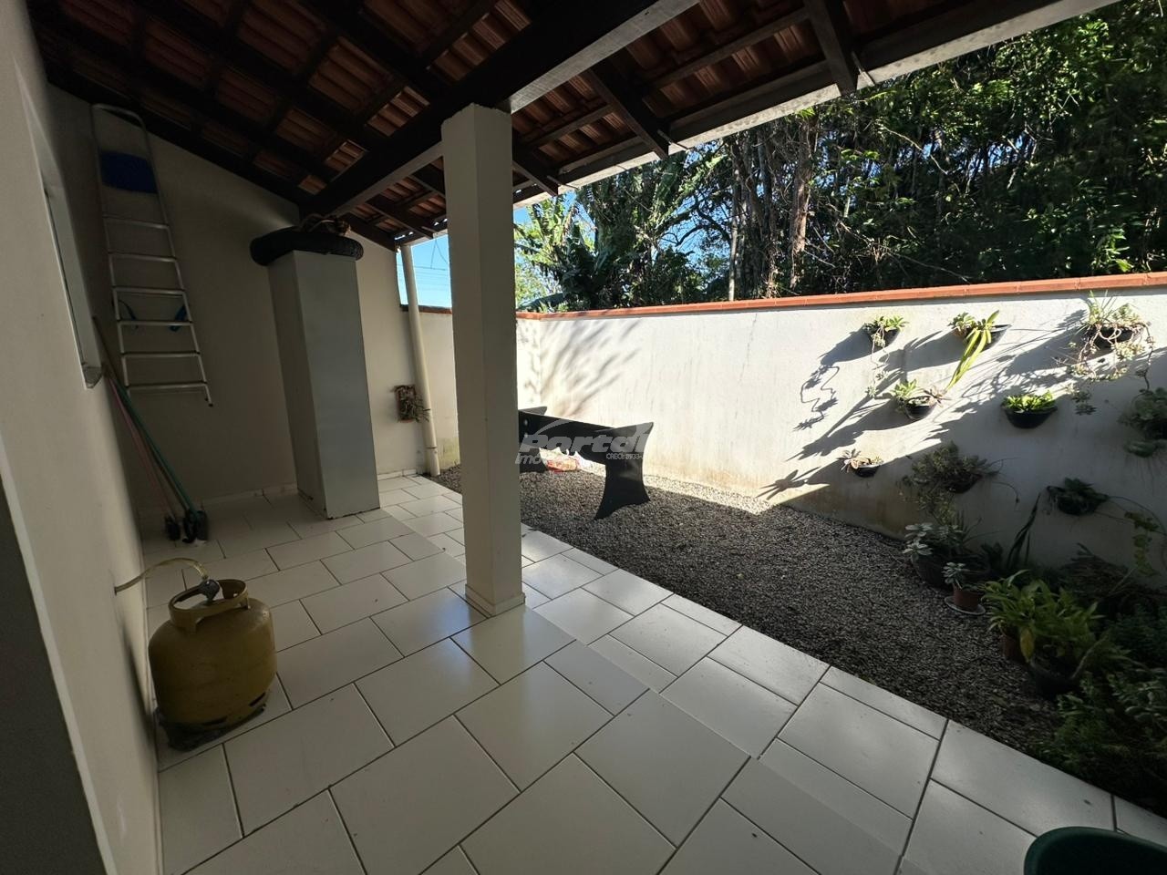 Casa à venda com 2 quartos, 66m² - Foto 7