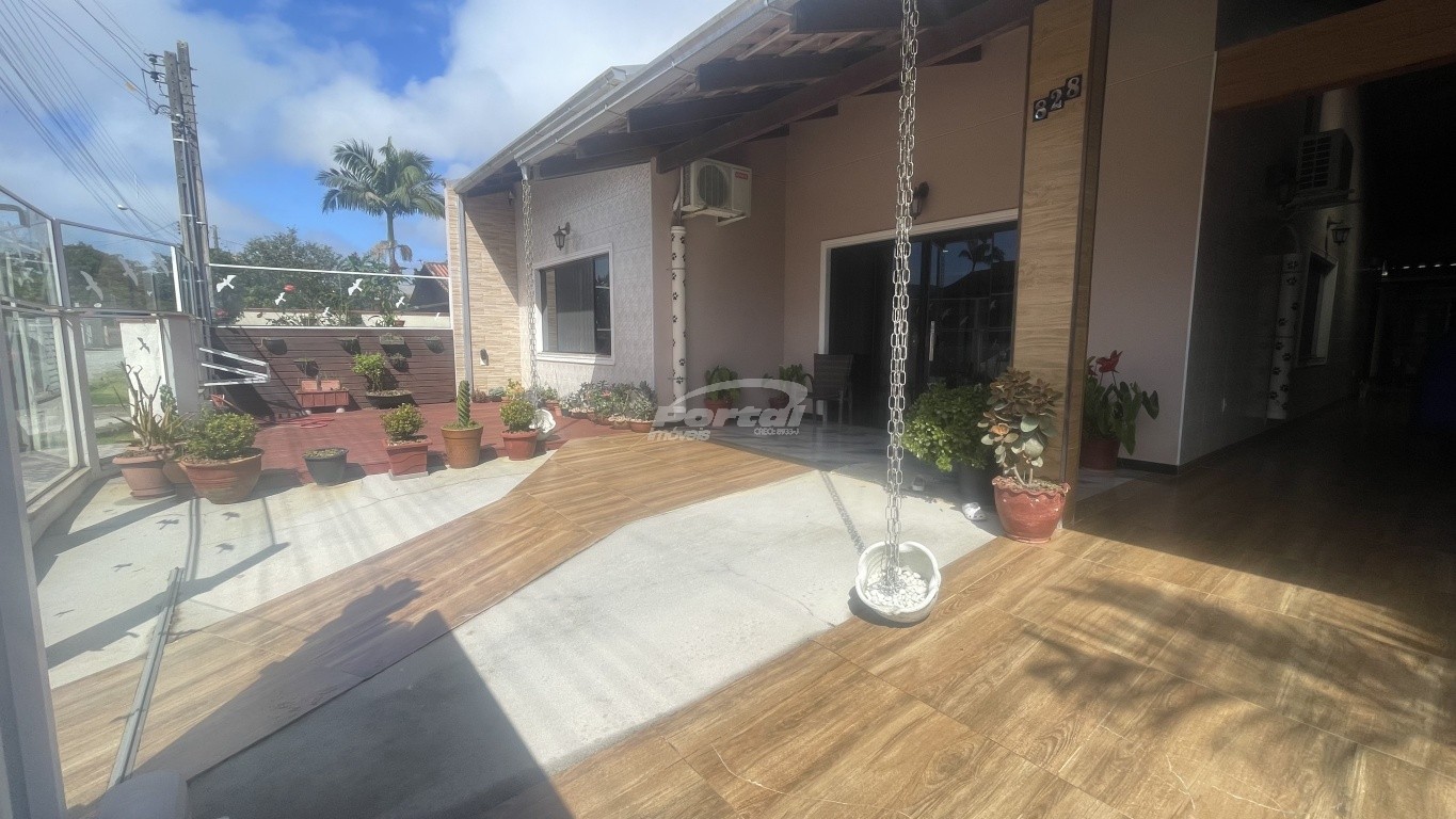 Casa de 3 quartos, 120m² no bairro Armação, em Penha | Eu Corretor