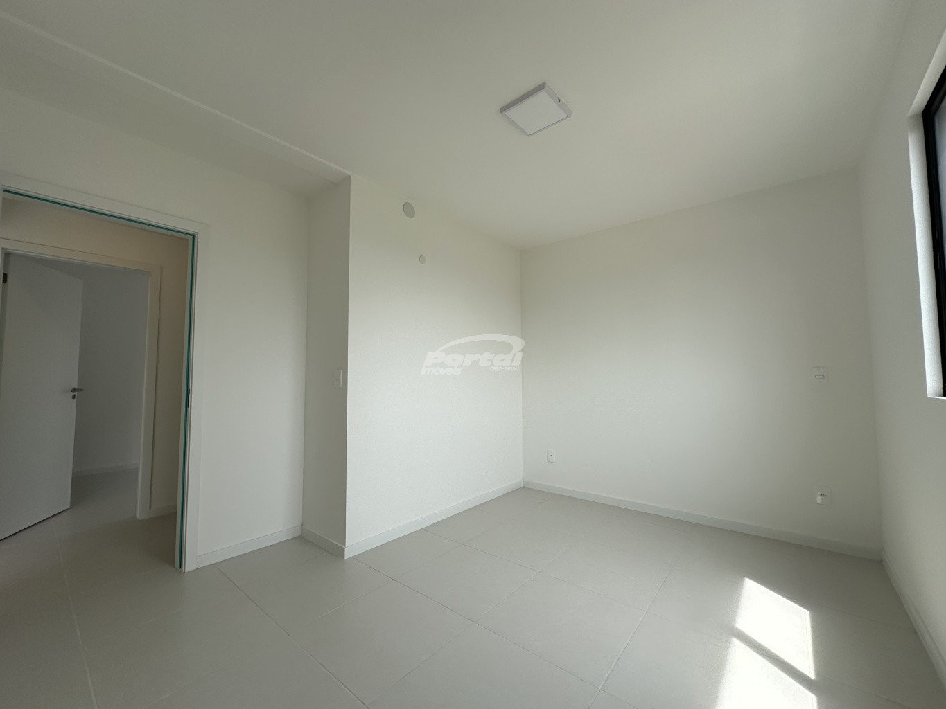 Apartamento para alugar com 2 quartos, 70m² - Foto 11