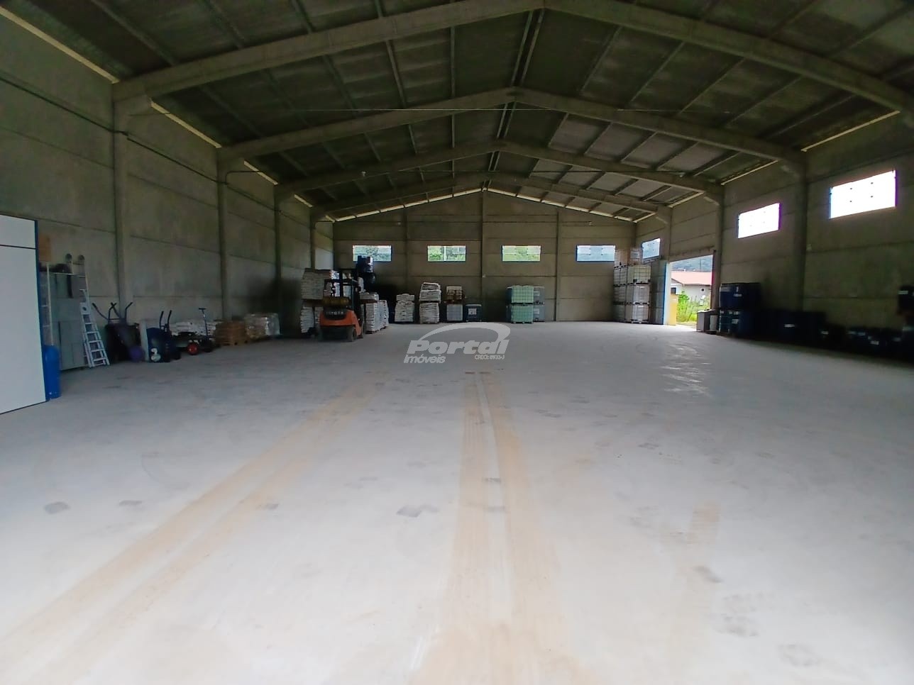 Galpão / Depósito / Armazém de 375m² no bairro Belchior Baixo, em Gaspar | Eu Corretor