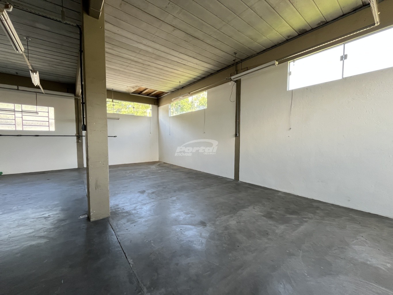 Galpão / Depósito / Armazém de 319m² no bairro Velha, em Blumenau | Eu Corretor