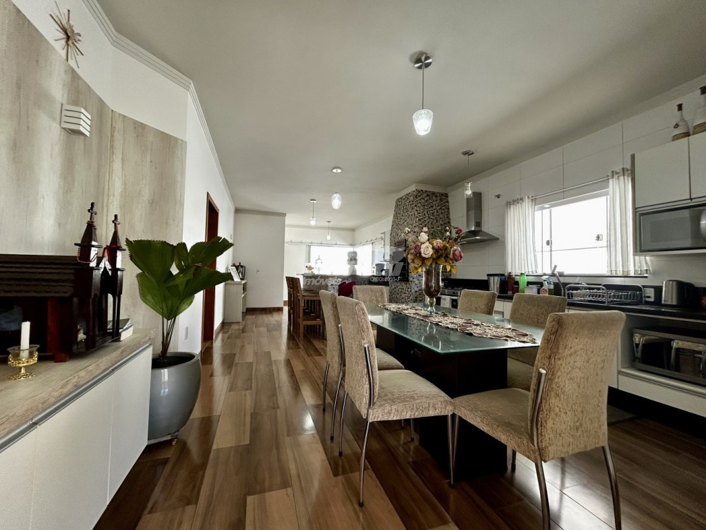 Casa de 3 quartos, 366m² no bairro Itacolomi, em Balneário Piçarras | Eu Corretor