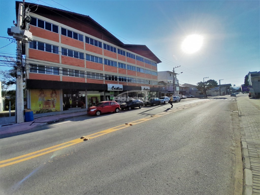 Sala-Conjunto, 250 m² - Foto 1