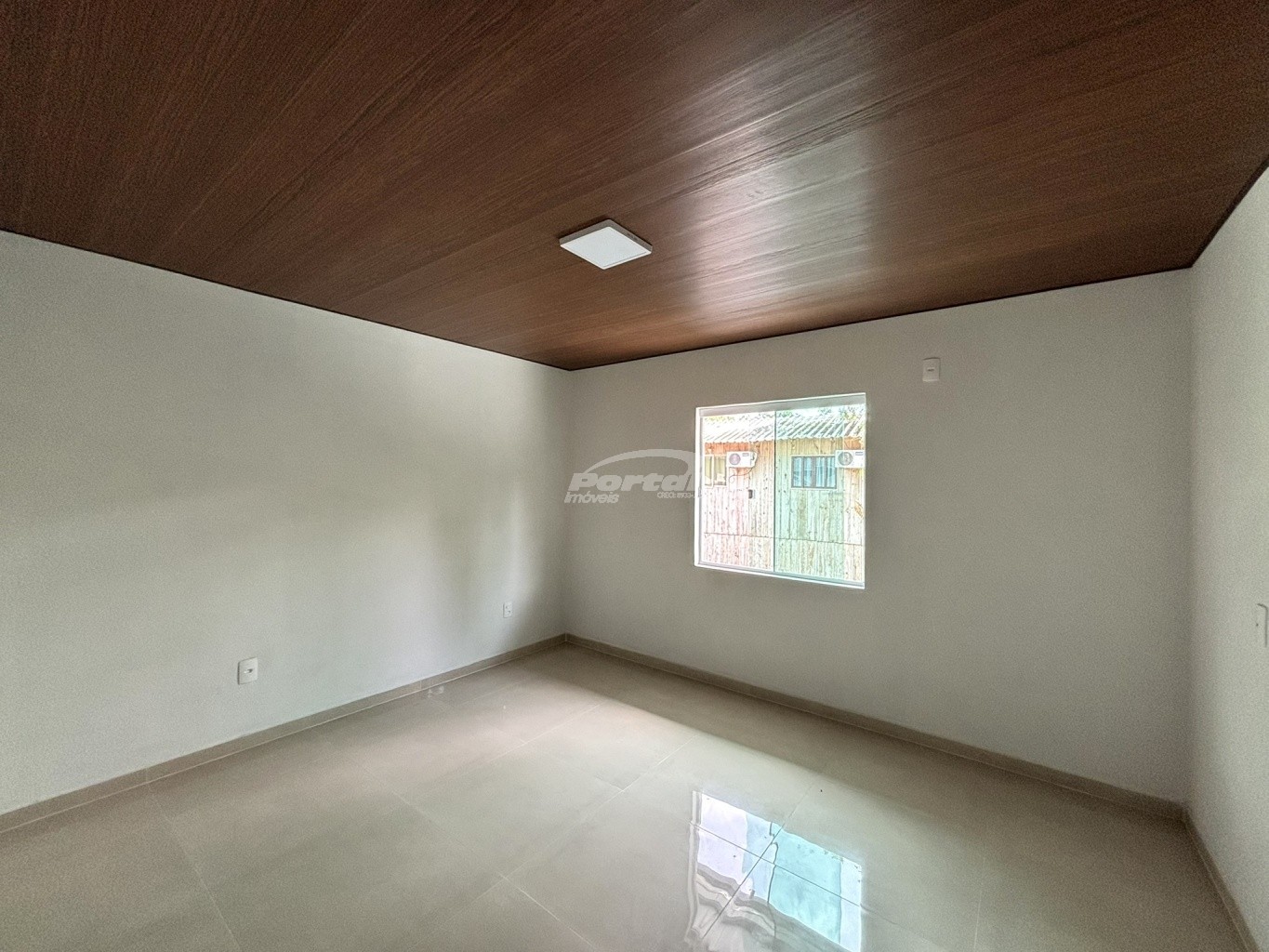 Imovel 70m, contendo 02 amplos dormitórios, sala de estar e jantar, cozinha, banheiro social, lavabo, area de serviço nos fundos e uma vaga de garagem! — foto 4