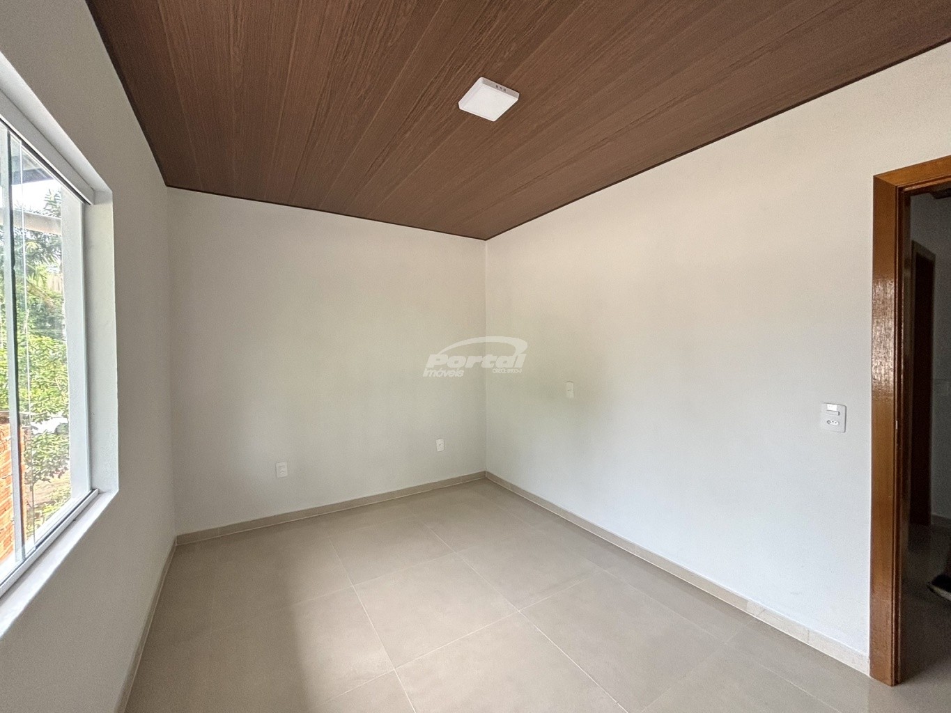 Imovel 70m, contendo 02 amplos dormitórios, sala de estar e jantar, cozinha, banheiro social, lavabo, area de serviço nos fundos e uma vaga de garagem! — foto 7