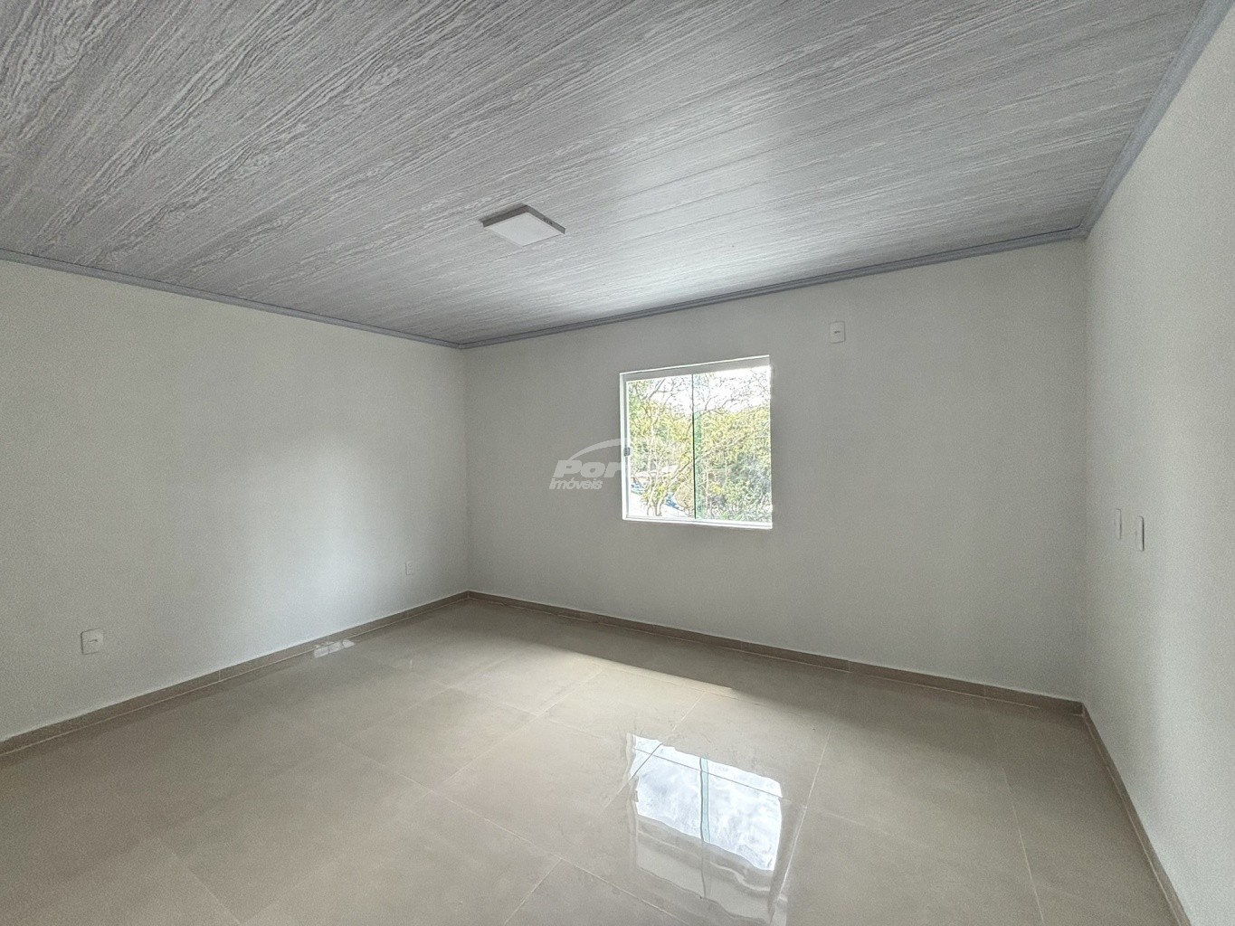 Imovel 70m, contendo 02 amplos dormitórios, sala de estar e jantar, cozinha, banheiro social, lavabo, area de serviço nos fundos e uma vaga de garagem! — foto 4